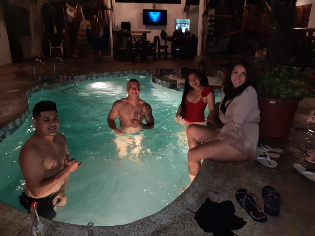 The Weekend Hostal Montañita エクステリア 写真